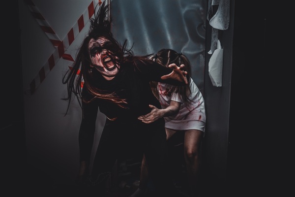 Фотография перформанса «Дикость»